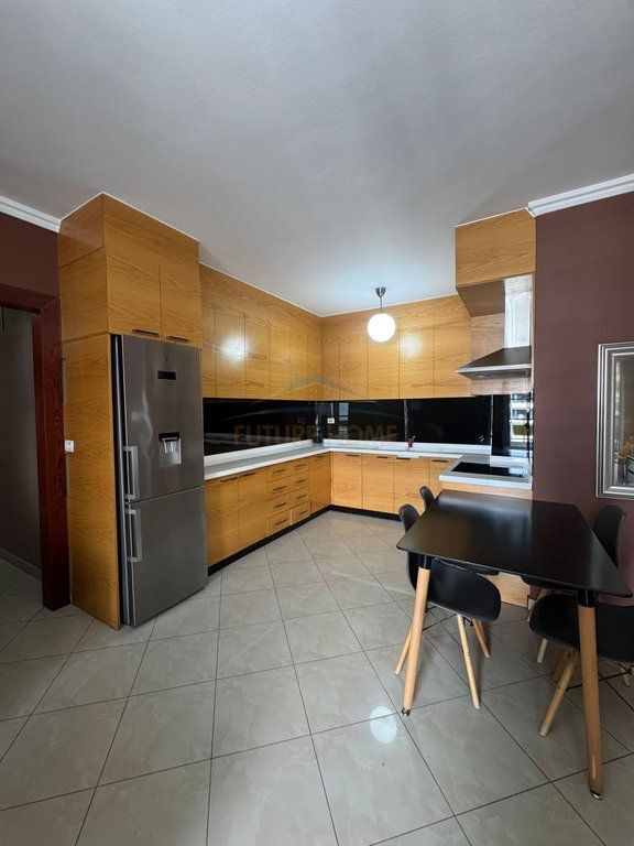 Qera, Apartament 2+1+2, Ish stacioni i fundit i Tiranes se Re.