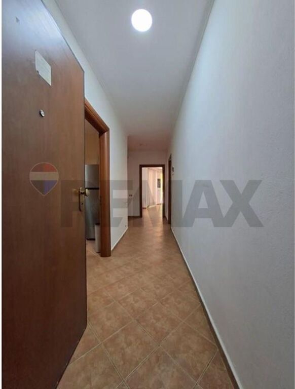 Shitet Apartament 3+1+2 në Yzberisht