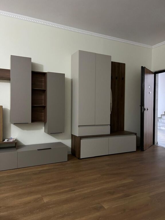 Plazh Durres Jepet me Qera 1+1 E mobiluar prane Spar Plazh