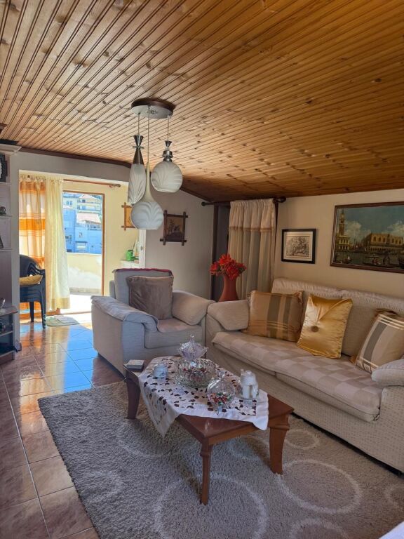 Shitet apartament 2+1 me dy veranda, prane fushes Ali Demi