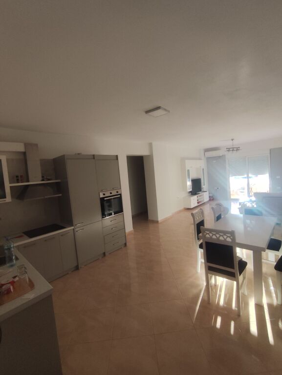 Apartment 2+1+1 SARANDA SALE shitet. 