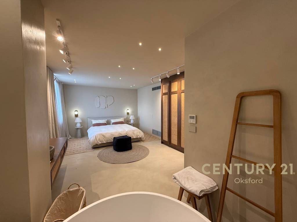 Japim me qira apartament modern+post parkimi pranë portit,Durrës!