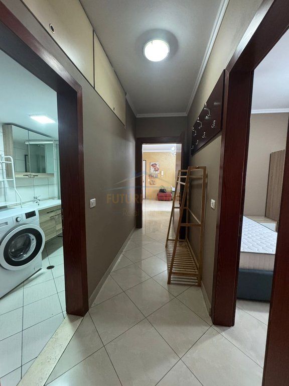 Qera, Apartament 2+1+2, Ish stacioni i fundit i Tiranes se Re.
