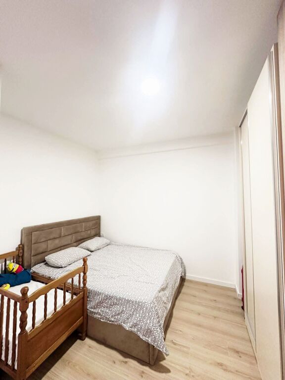 🏡 Banesë me Qira në Golem – 1+1 me Parking Privat