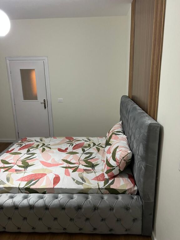Plazh Durres Jepet me Qera 1+1 E mobiluar prane Spar Plazh