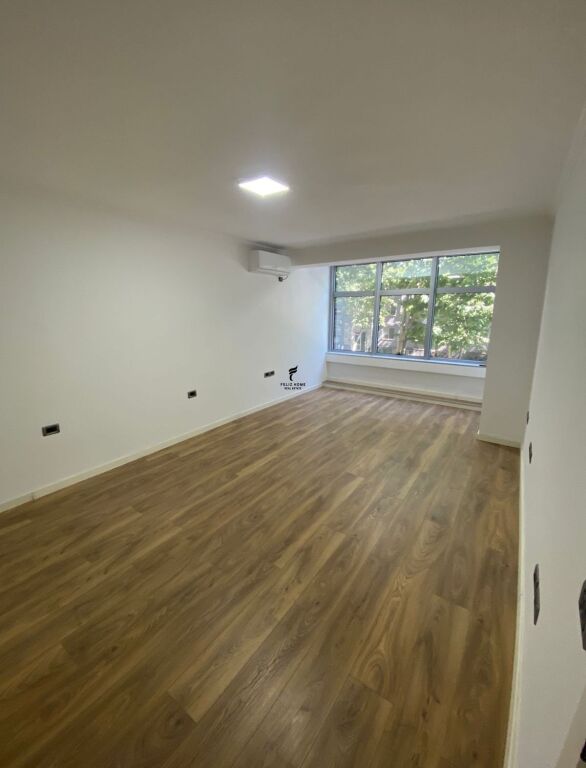 UFFICIO IN AFFITTO 80 M2 VIA KAVAJES 800 EURO FH-76550