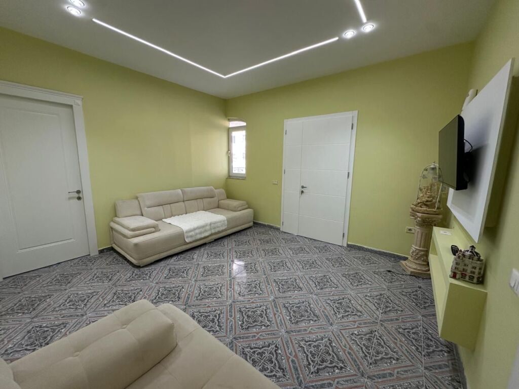 The second floor of a villa is for rent