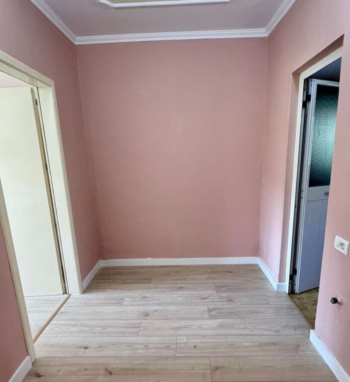 🏡 Vendesi in vendita 1+1 in Via Irfan Tomini