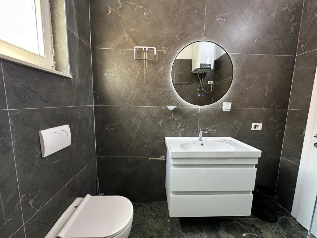 The second floor of a villa is for rent