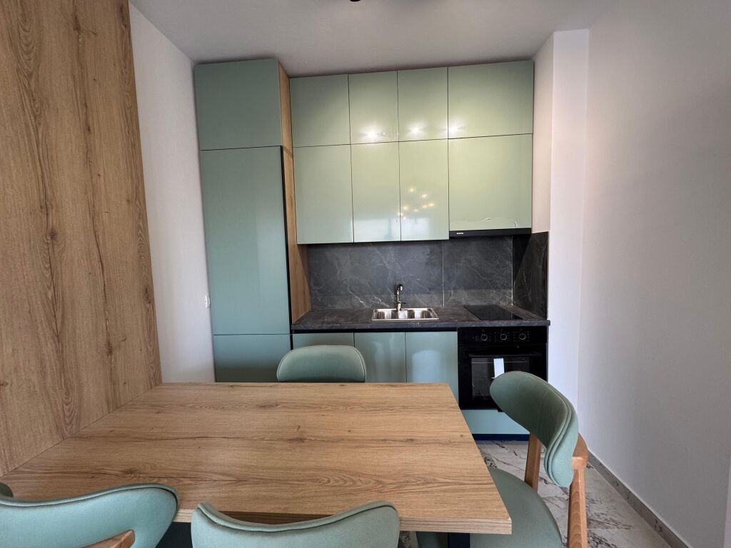 Shitet Apartament 1+1 Golem