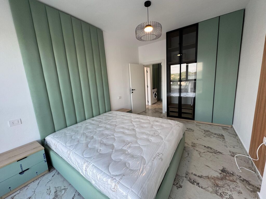 Shitet Apartament 1+1 Golem