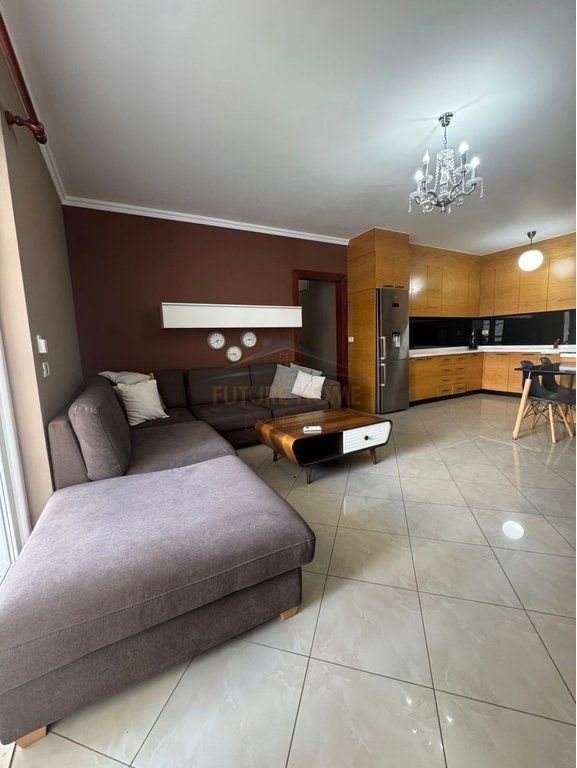 Qera, Apartament 2+1+2, Ish stacioni i fundit i Tiranes se Re.