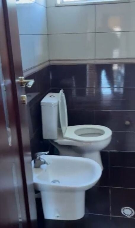 Apartament me qira – pranë Komisariatit të Policisë Nr. 4 !