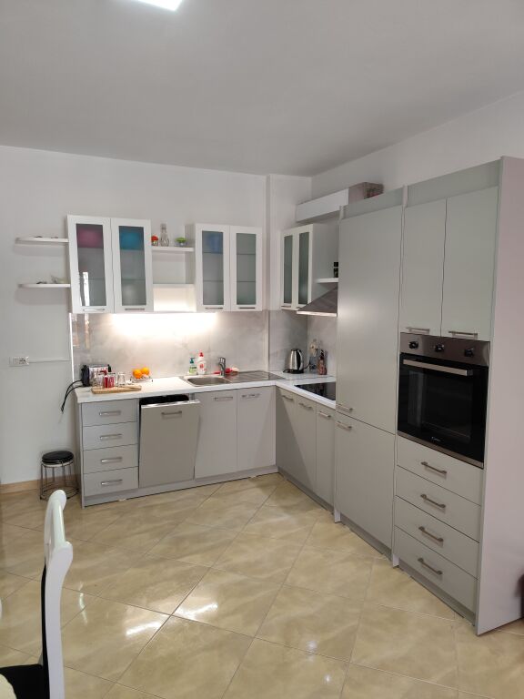 Apartment 2+1+1 SARANDA SALE shitet. 