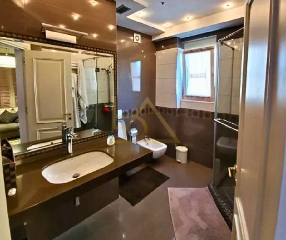 Affittasi Villa di Lusso – Mjull Bathore, TEG, Tirana
