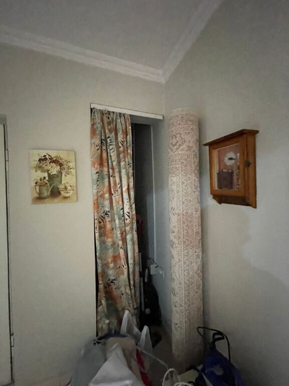 The second floor of a villa is for rent