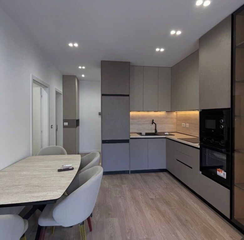 🏡 Apartament 2+1 për Qira – Zogu i Zi