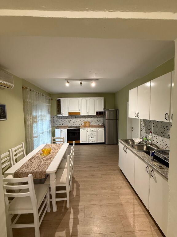 Apartament 3+1 Me Qera