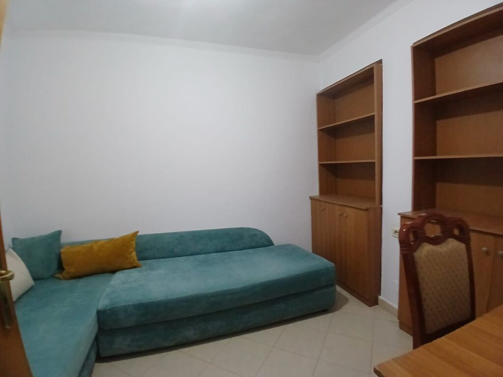 Jepet Me Qera Apartament 2+1+1 Ballkon