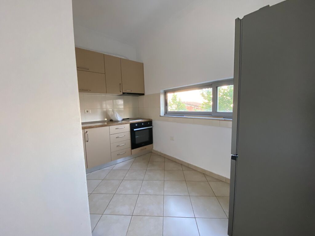 APARTAMENT 2+1 PER QIRA NE ASTIR !