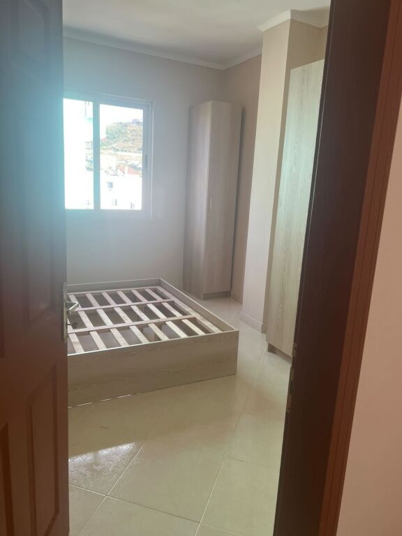Shitet Apartament 1+1 i mobiluar ne Golem
