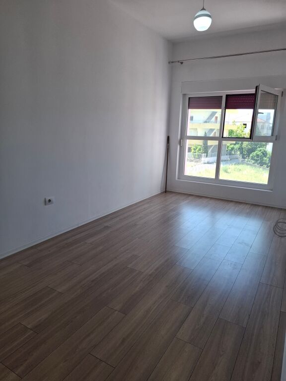Appartamento 2+1+balcone - 320Eur/mese 📍Ali Dem, complesso Mangalem