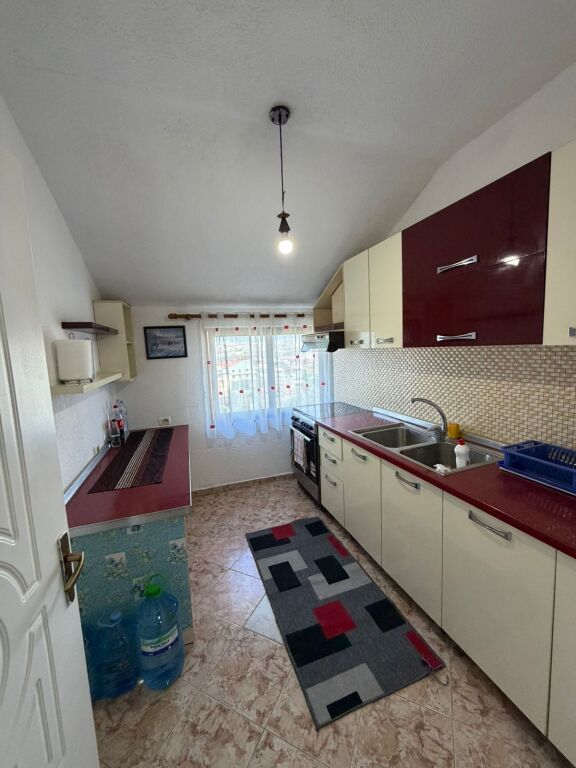 Apartament 3+1 me qira ne Laprake!