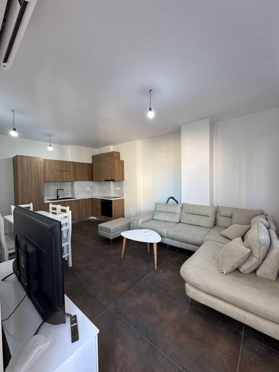 Shitet, Apartament 1+1 , Plazh-Pranë Urës së Dajlanit ,Durrës