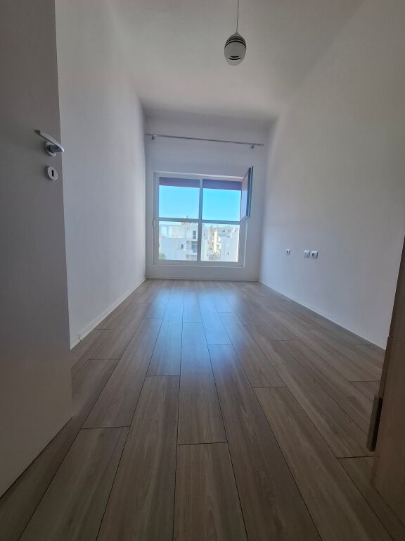 Appartamento 2+1+balcone - 320Eur/mese 📍Ali Dem, complesso Mangalem