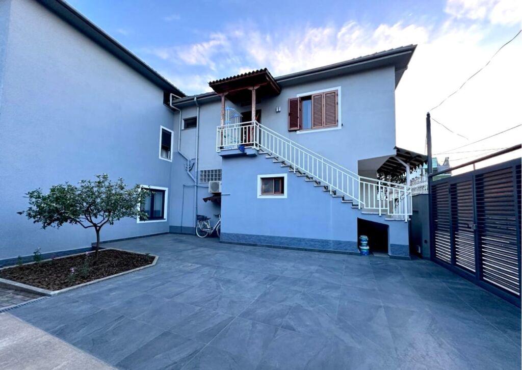 Apartament 2+1+ Ballkon+Parkim Me Qira Ne Porcelan