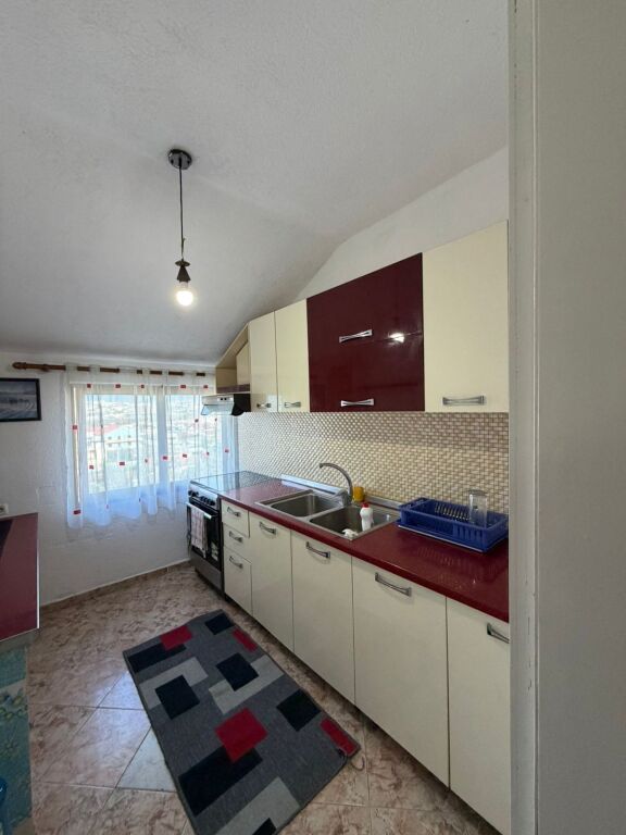 Apartament 3+1 me qira ne Laprake!
