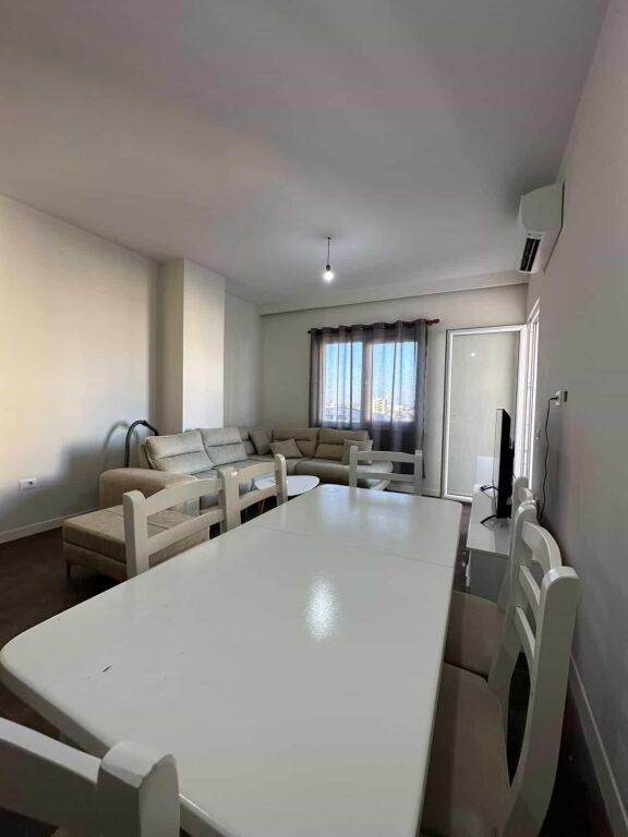Shitet, Apartament 1+1 , Plazh-Pranë Urës së Dajlanit ,Durrës