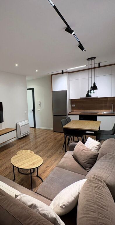 Super apartament me qera 1+1 Laprake te E-88
