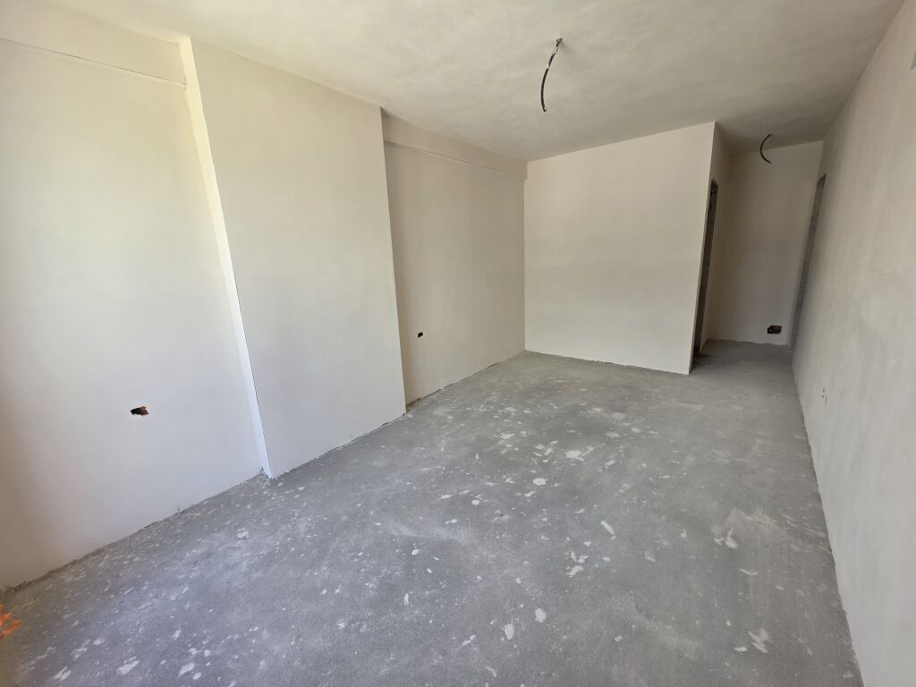 Paskuqan Ringside Rezidenc 1 Shitet Apartament 2+1+2