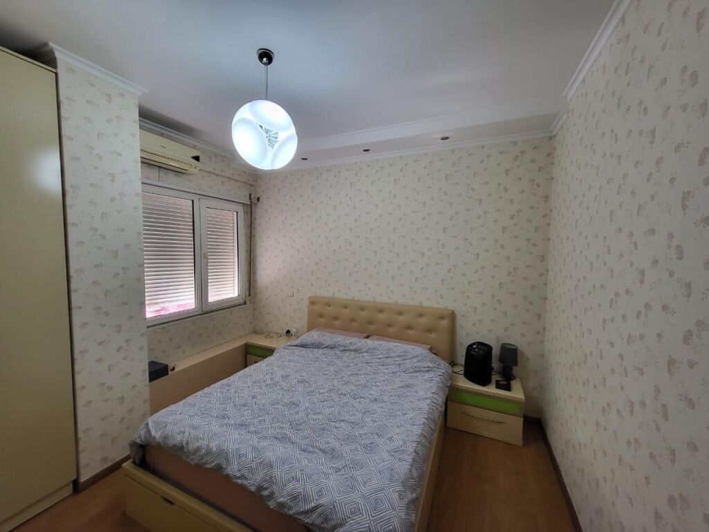 Shitet Apartament 1+1, Kopështi Botanik, Tiranë