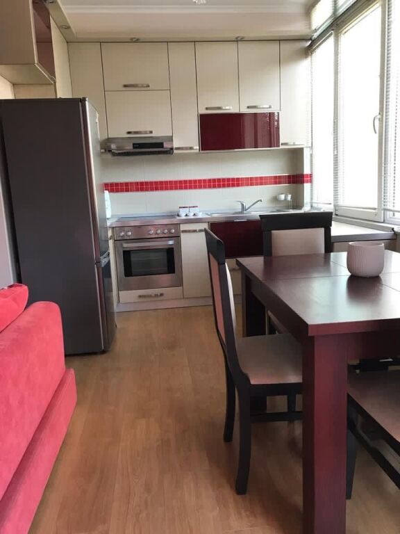 Shitet Apartament 1+1, Kopështi Botanik, Tiranë
