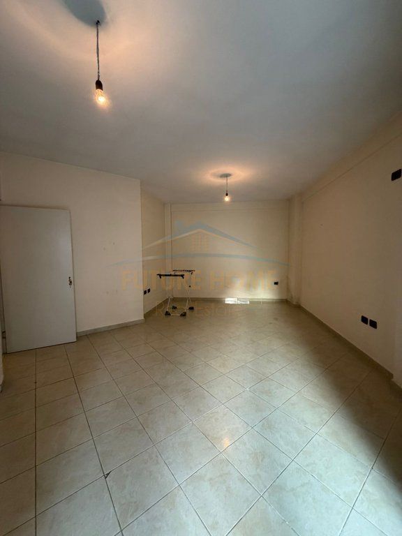 Shitet, Apartament 1+1, Unaza e Re