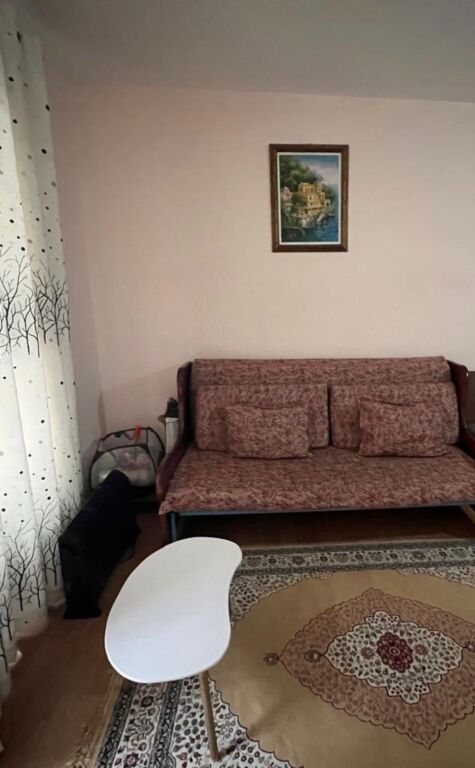 Apartament me qera Astir prane viles L