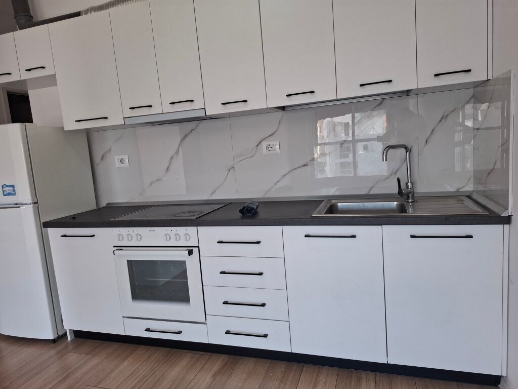 Appartamento 2+1+balcone - 320Eur/mese 📍Ali Dem, complesso Mangalem