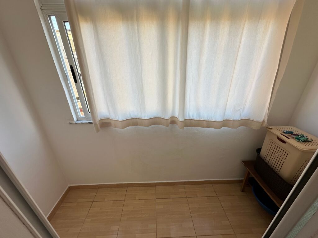 Apartament 1+1 me qera prane Shkolles se Baletit