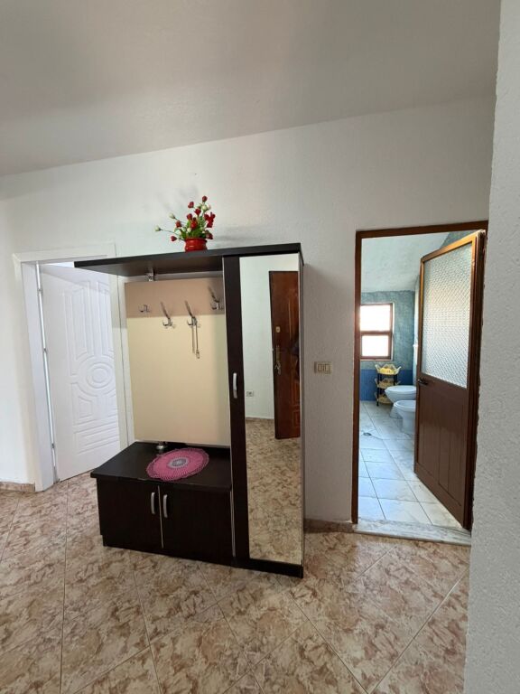 Apartament 3+1 me qira ne Laprake!
