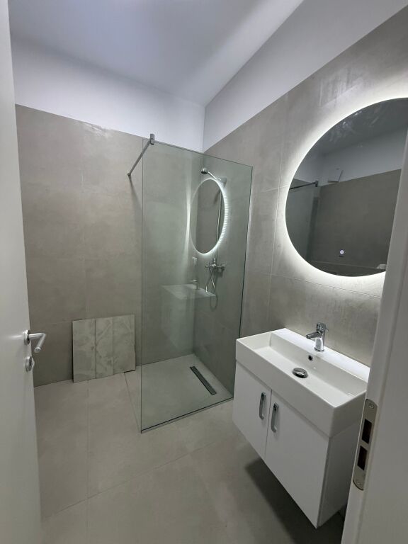 Jepet me qera apartament 2+1+2