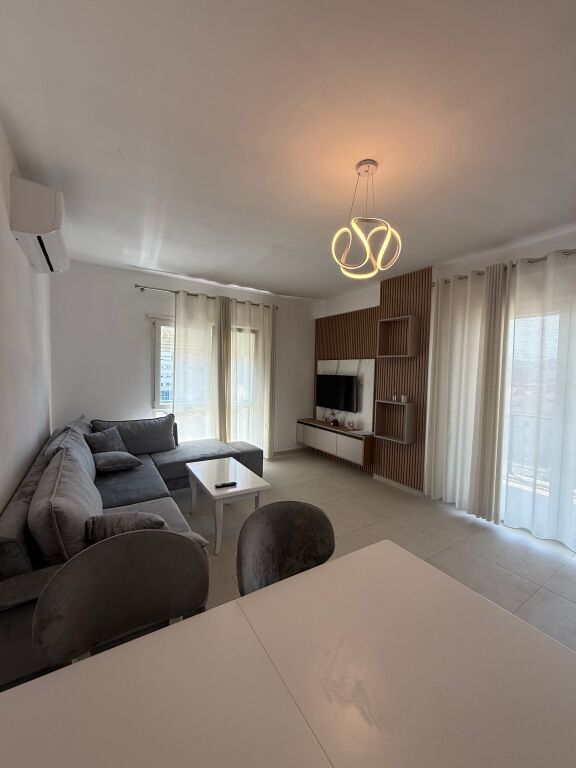 Jepet me qera apartament 2+1+2