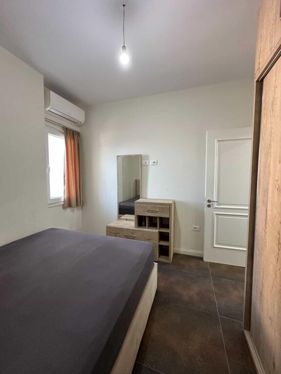 Shitet, Apartament 1+1 , Plazh-Pranë Urës së Dajlanit ,Durrës