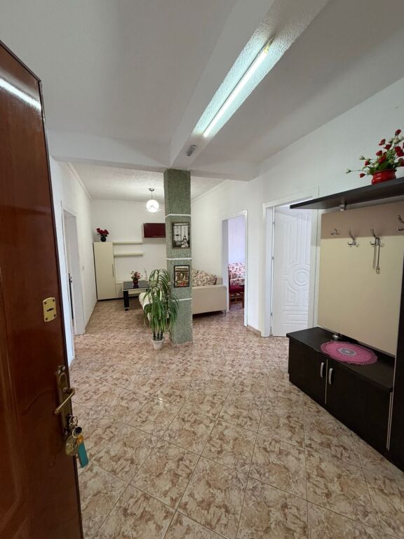 Apartament 3+1 me qira ne Laprake!