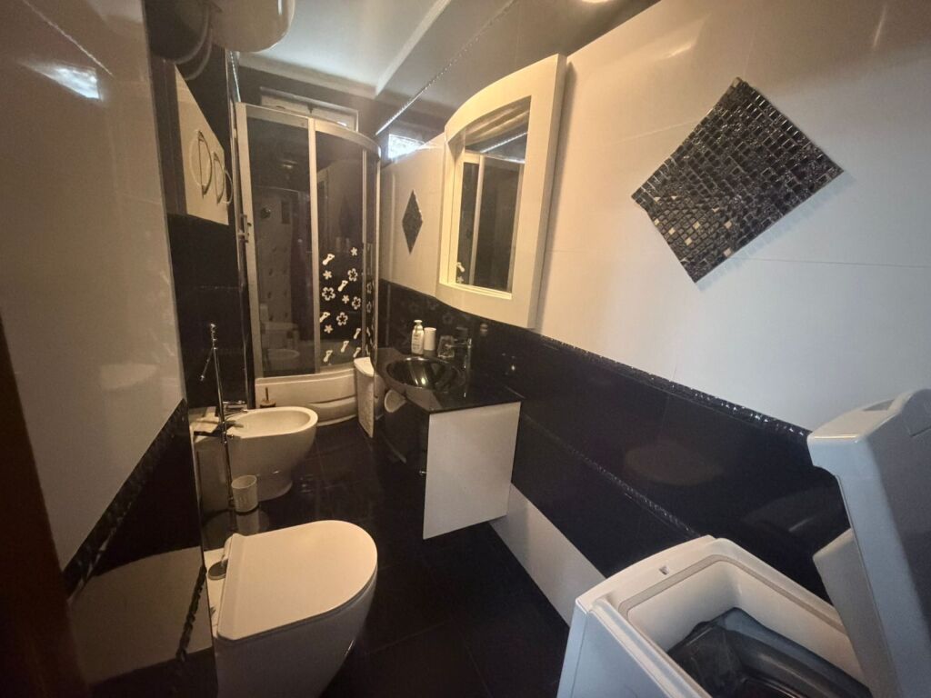 Apartament 2+1 me qira ne Bllok tek Vesa Center