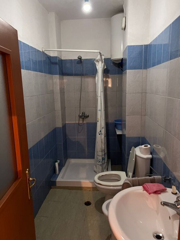 Okazion Plazh Durres Jepet me Qera 1+1 E mobiluar prane Spar Plazh