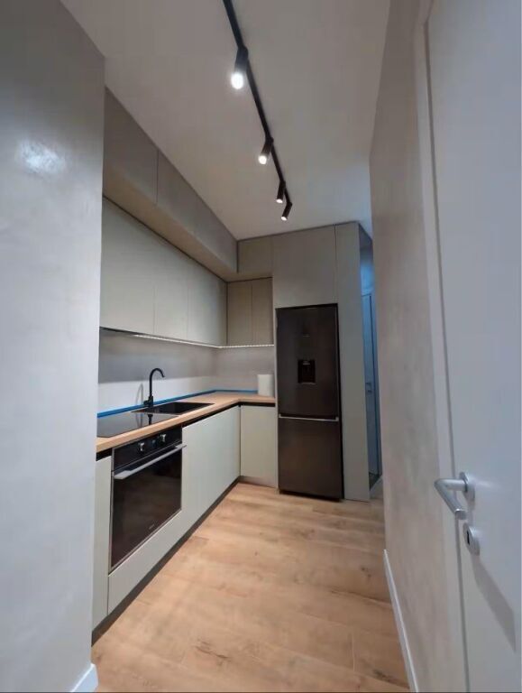 Apartament 2+1 me qira tek Komuna e Parisit