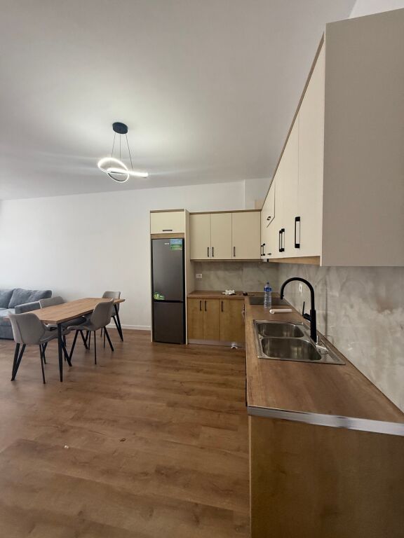 Jepet me qera apartament 2+1+2