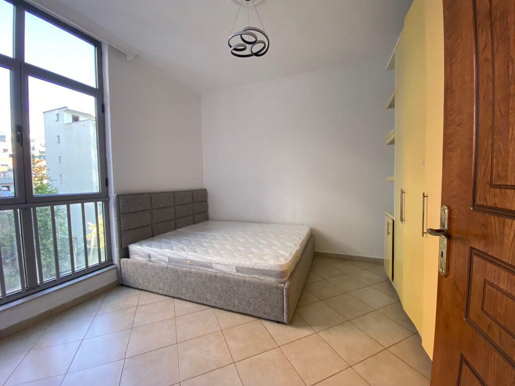 APARTAMENT 2+1 PER QIRA NE ASTIR !